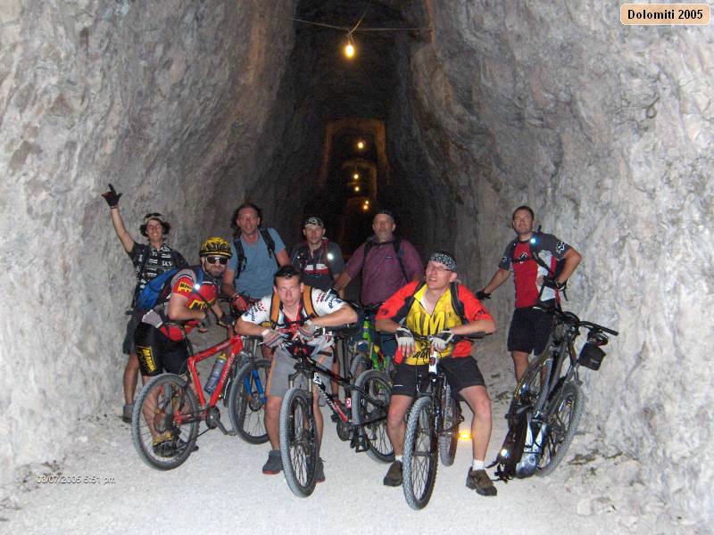 Tunel cestou z Cortiny dAmpezzo